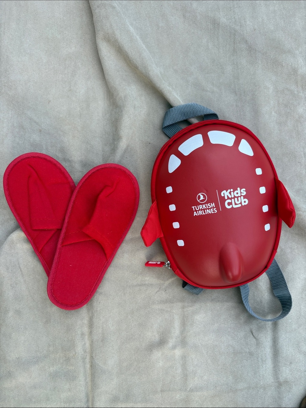 ✈Turkish Airlines Kids Club Red Kids Backpack Shell and Bedroom slippers